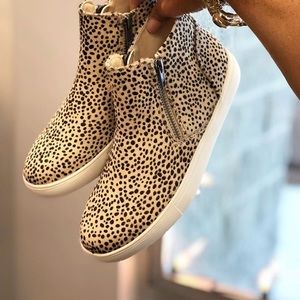 Meet your Posher, Julie